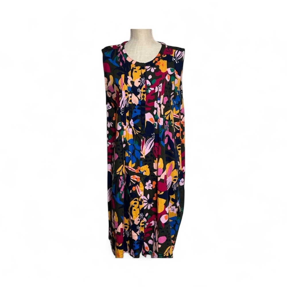 NWT St John’s Bay women’s floral dress. Button up. 
10 button’s going down dress